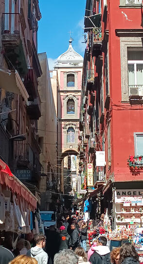 Napoli, Via S. Gregorio Armeno